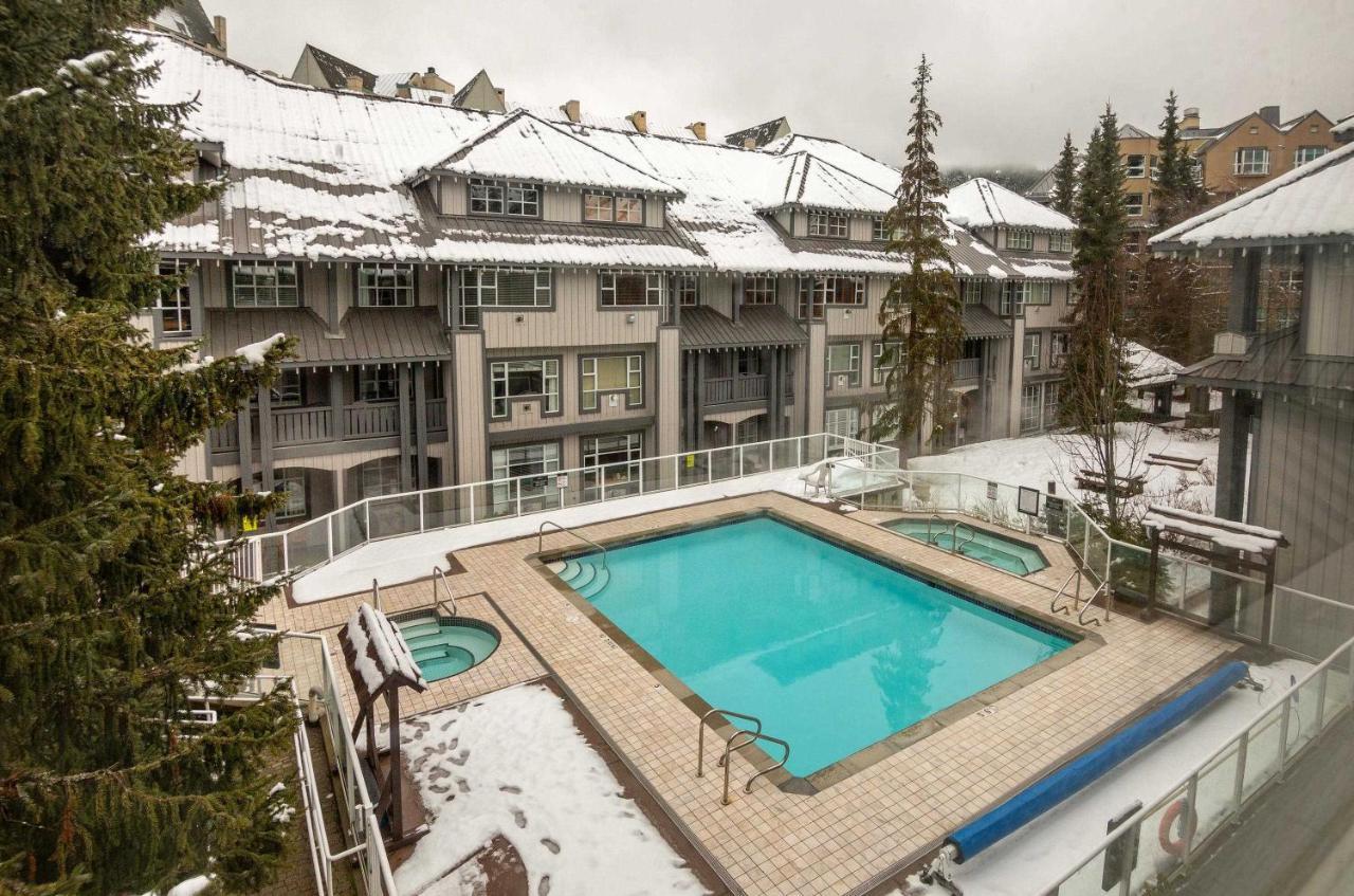 Bright Suite At Ski In/Out Glacier Lodge! Whistler Exterior photo